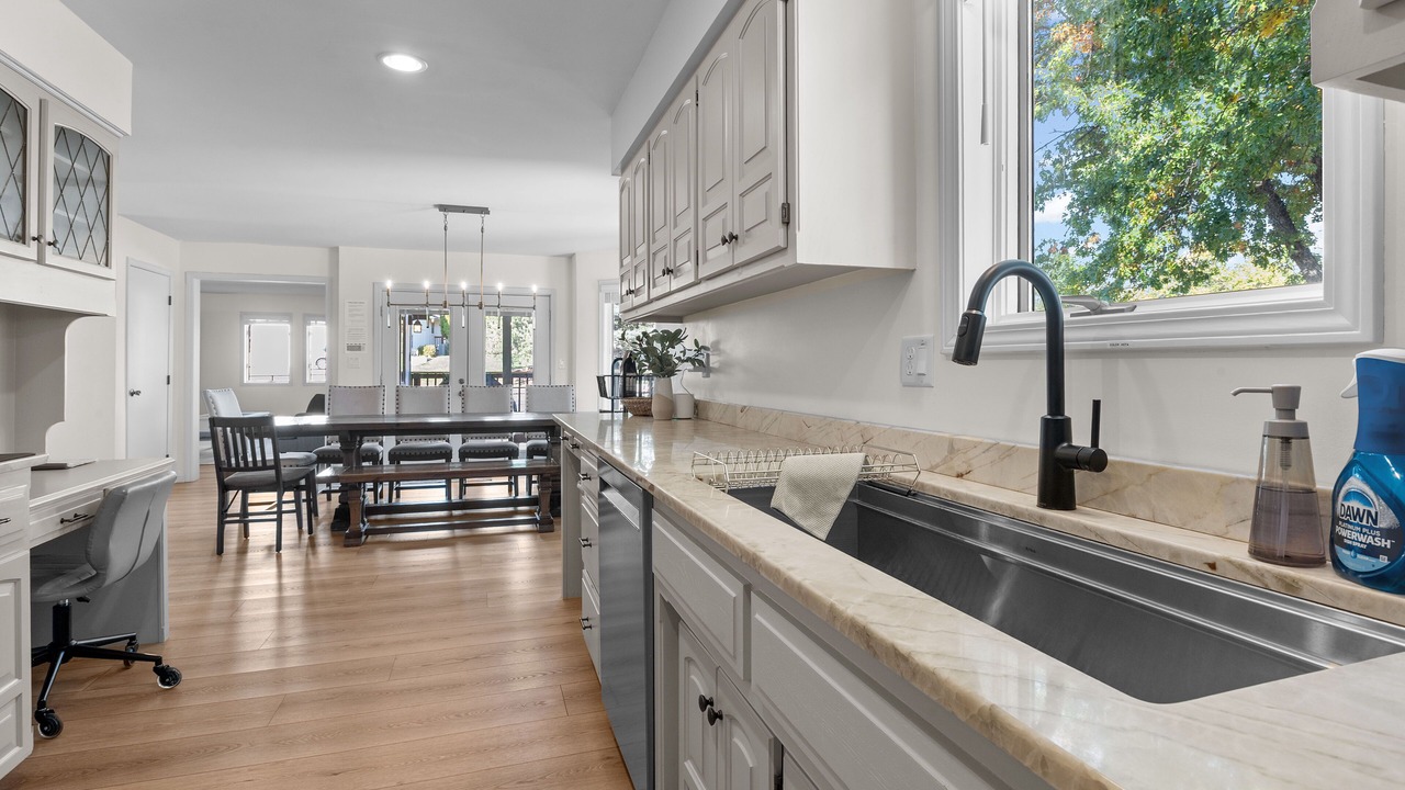 Photo of Kitchen in I-435 West KC-KS