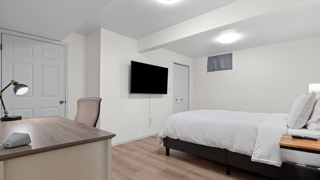 Photo of Bedroom in I-435 West KC-KS
