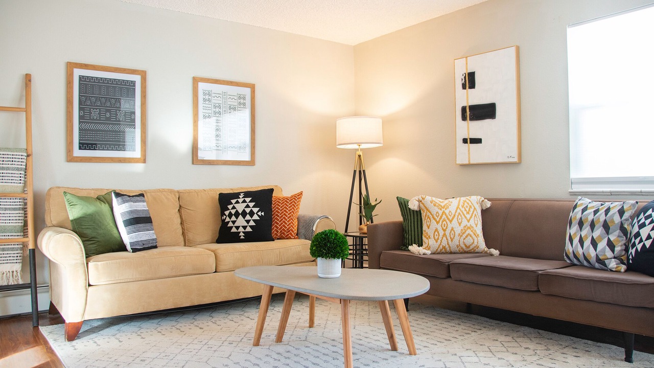 Photo of Livingroom in Aurora