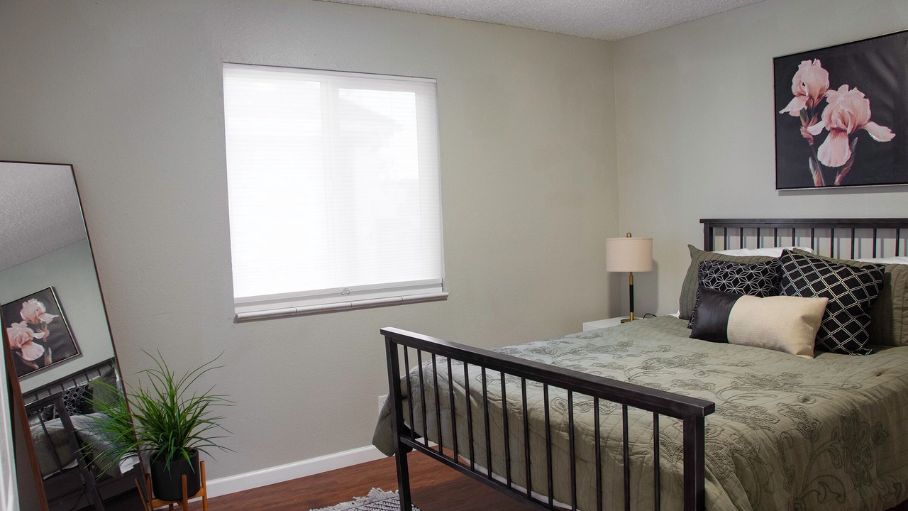 Photo of Bedroom in Aurora