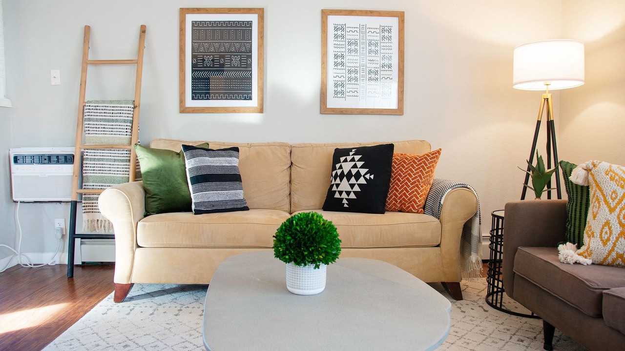 Photo of Livingroom in Aurora