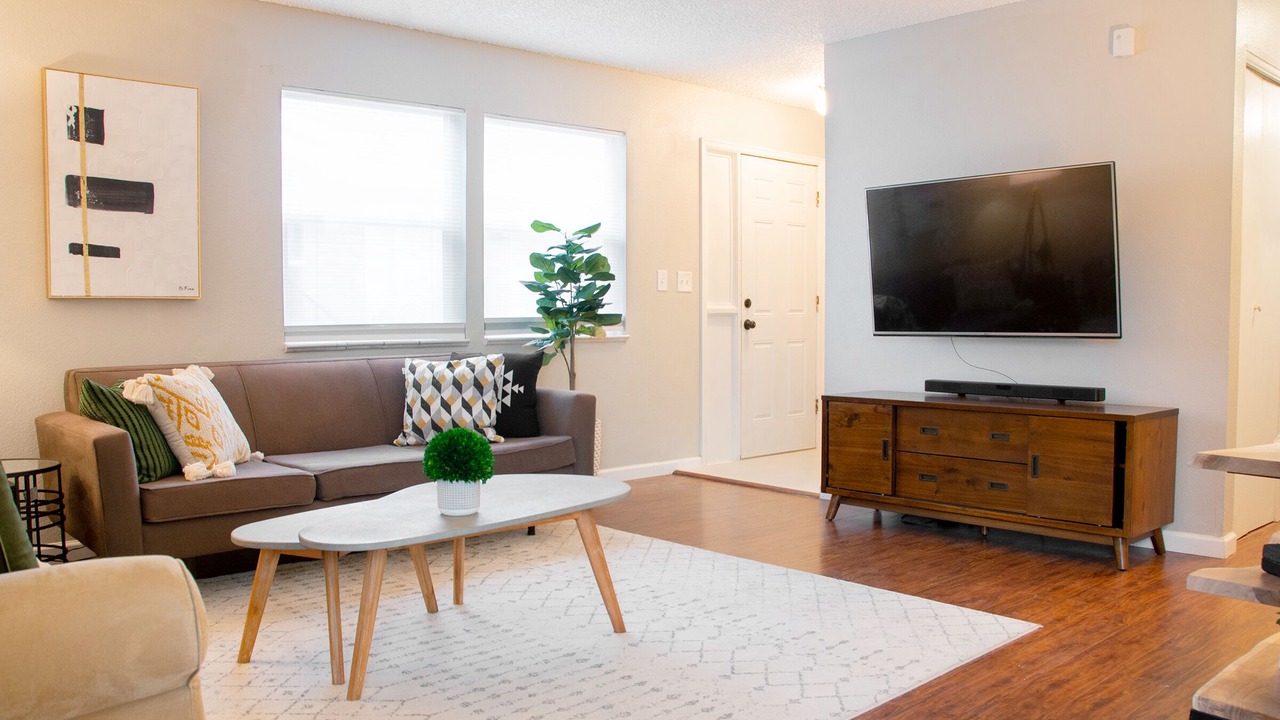 Photo of Livingroom in Aurora