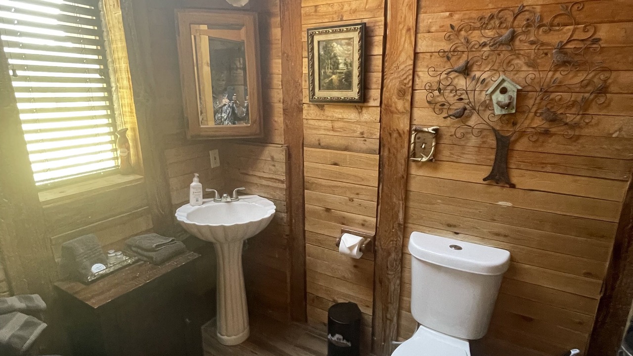 Photo of Bathroom in Elbert