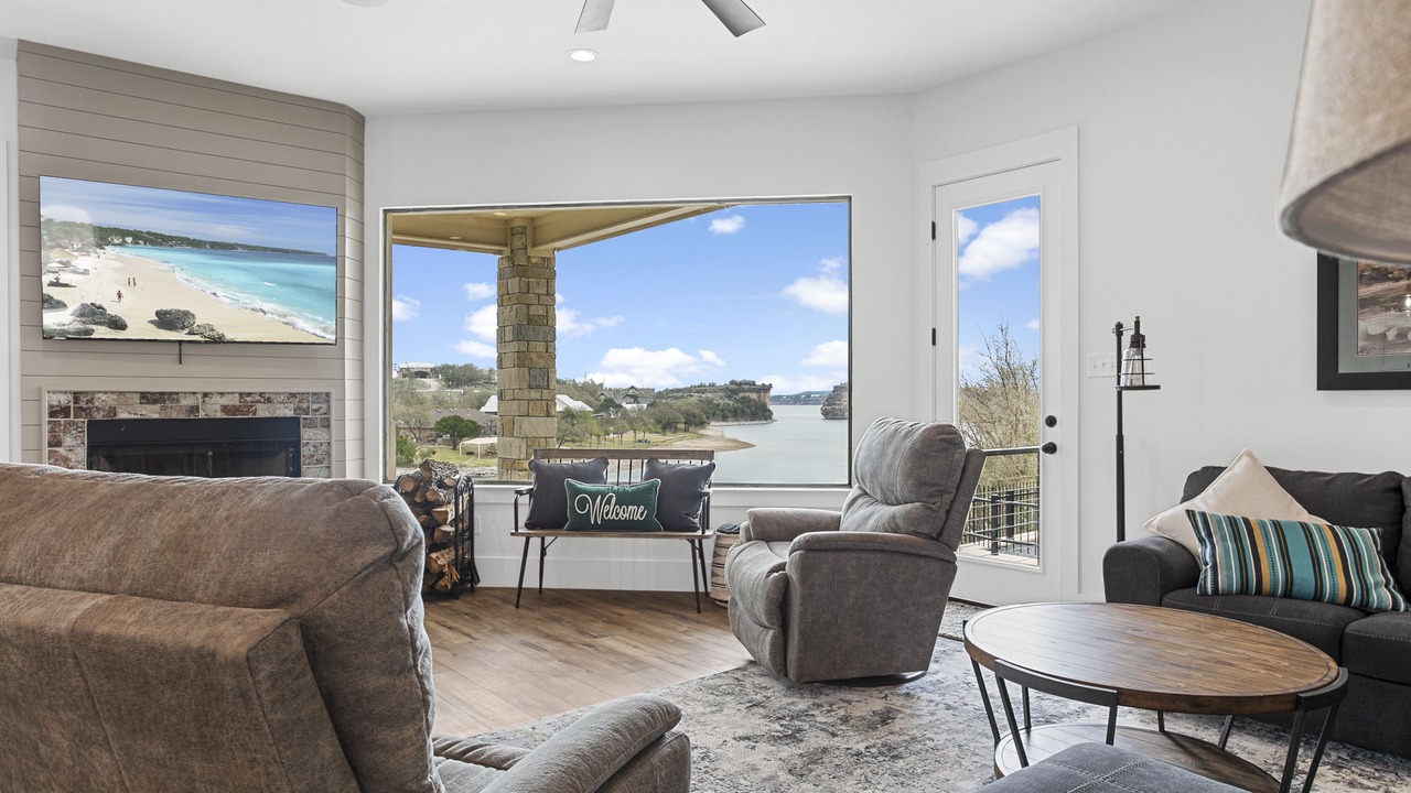 Photo of Livingroom in Graford