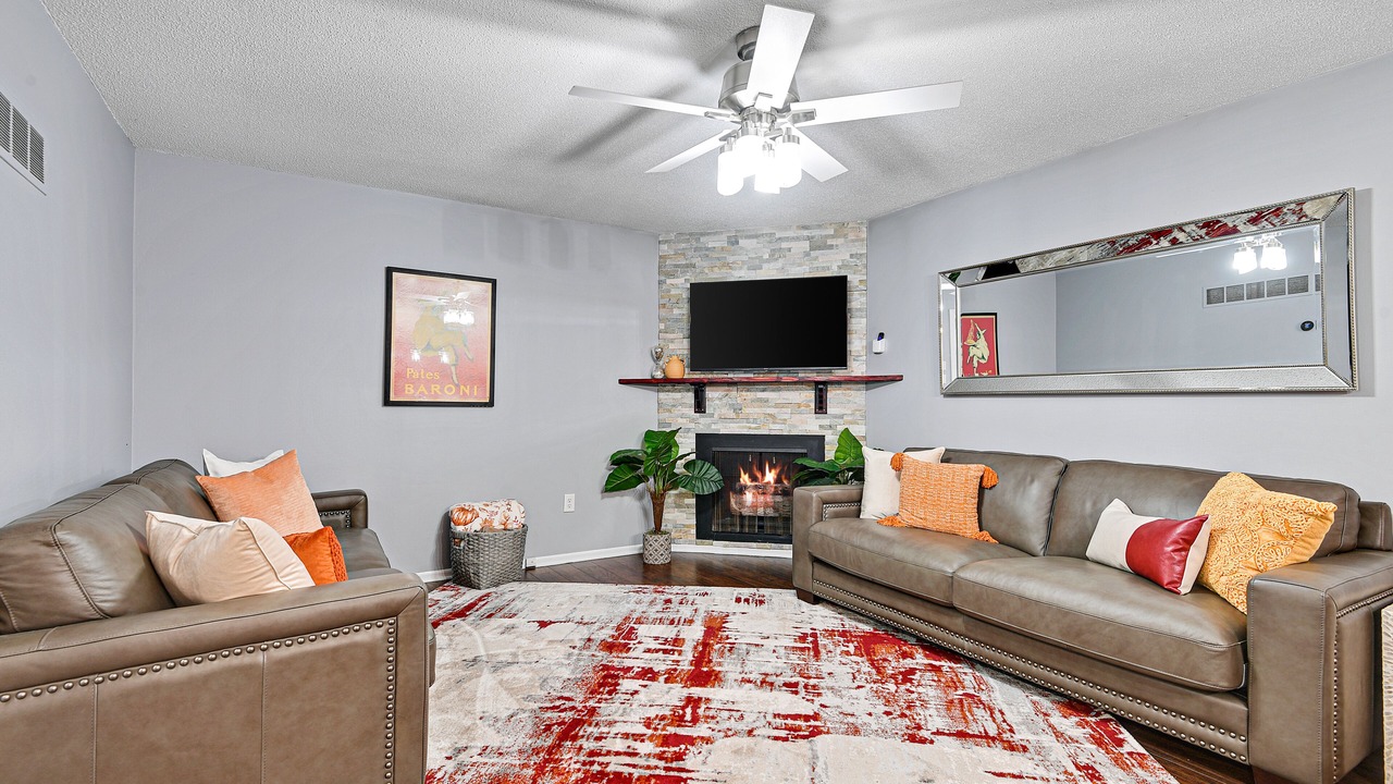 Photo of Livingroom in Merriam