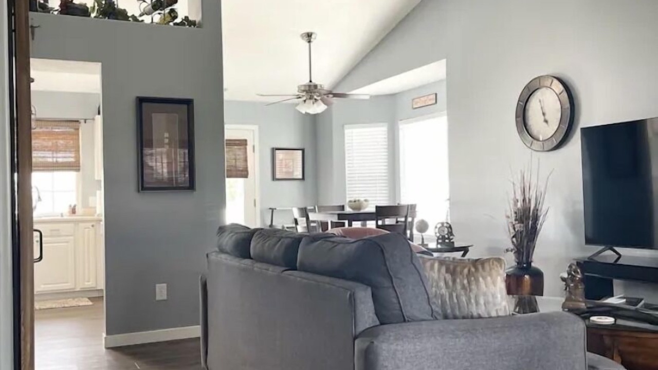 Photo of Livingroom in Capitol Beach