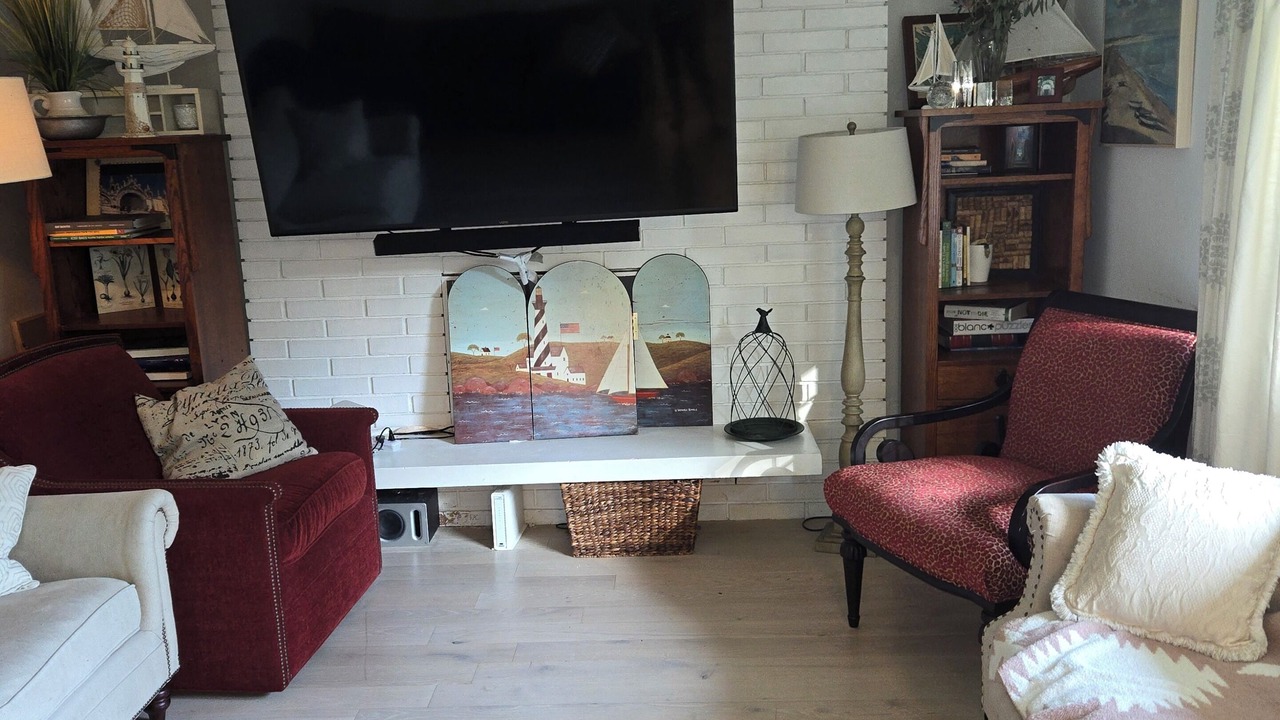 Photo of Livingroom in University Place