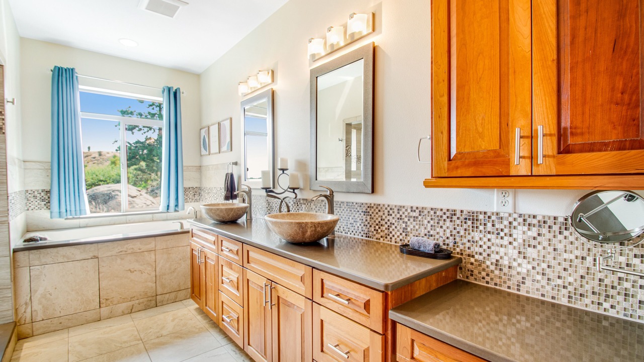 Photo of Bathroom in Orondo
