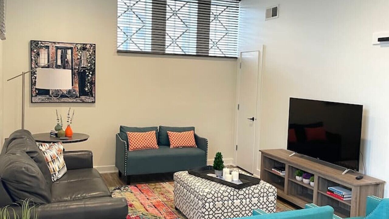 Photo of Livingroom in Downtown Lincoln