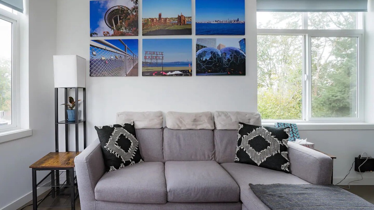 Photo of Livingroom in North Delridge