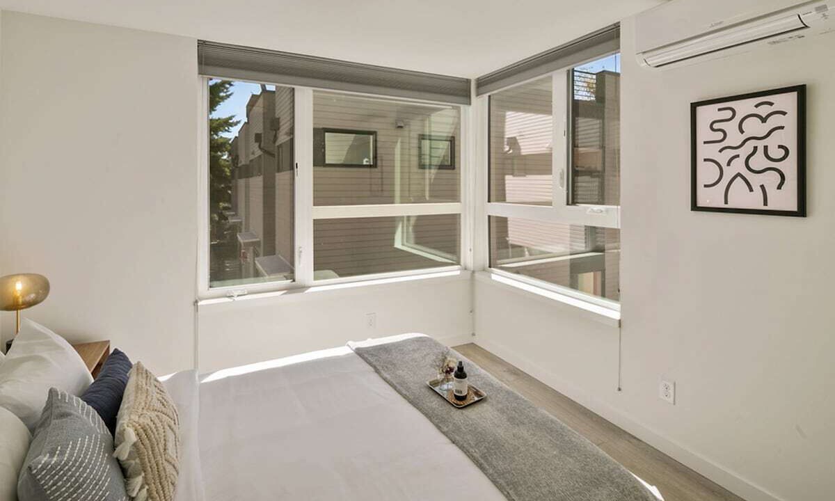 Photo of Bedroom in Broadway