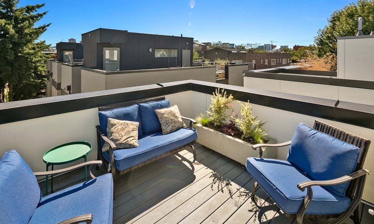 Photo of Patio Balcony in Broadway