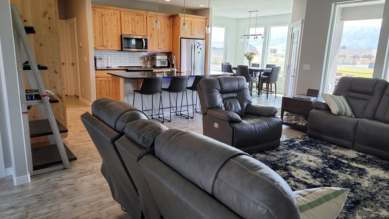 Photo of Livingroom in Desert Aire
