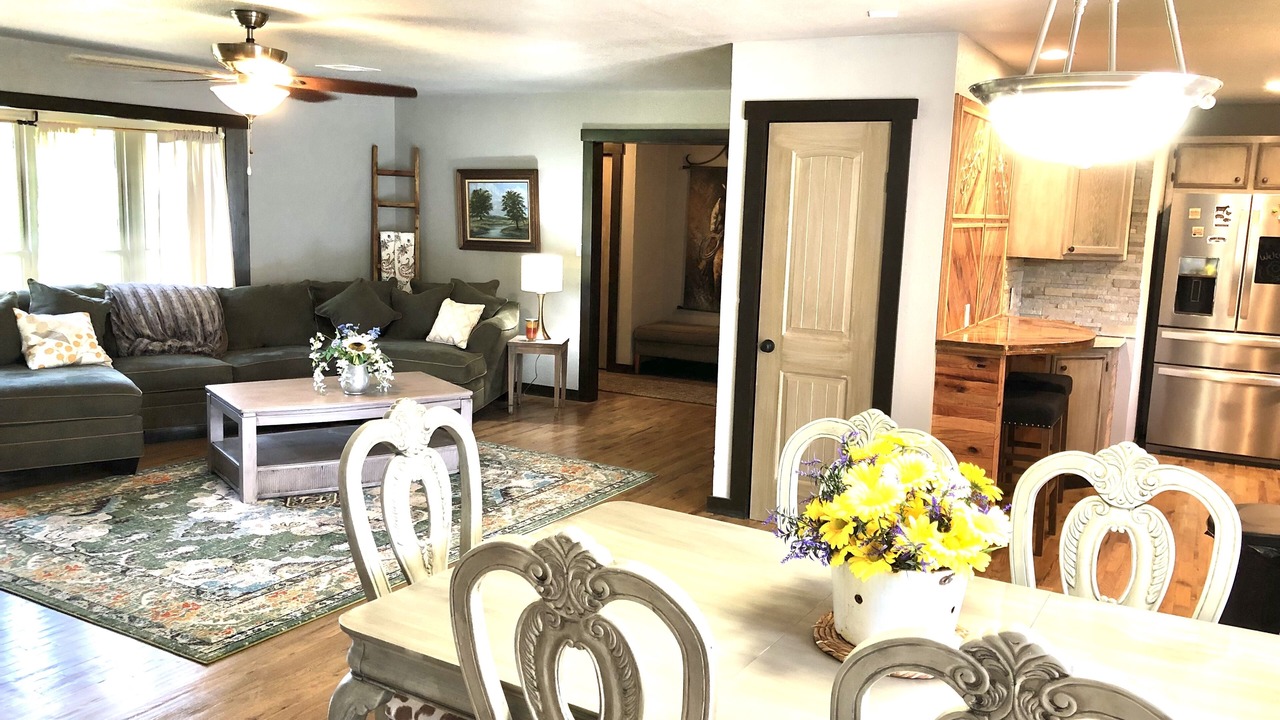 Photo of Livingroom in Clayton