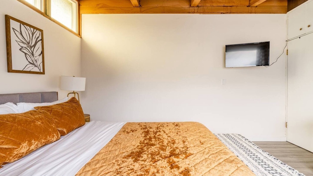 Photo of Bedroom in SeaTac