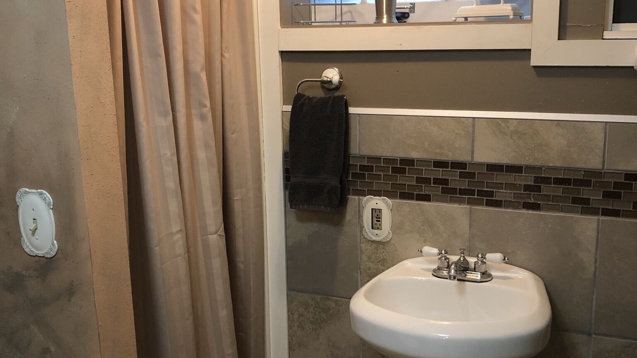 Photo of Bathroom in Gatewood