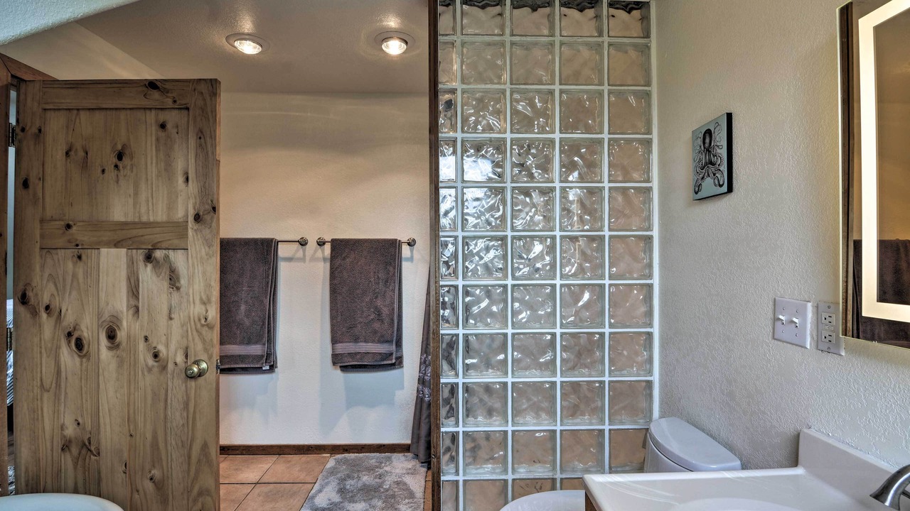 Photo of Bathroom in Lyons