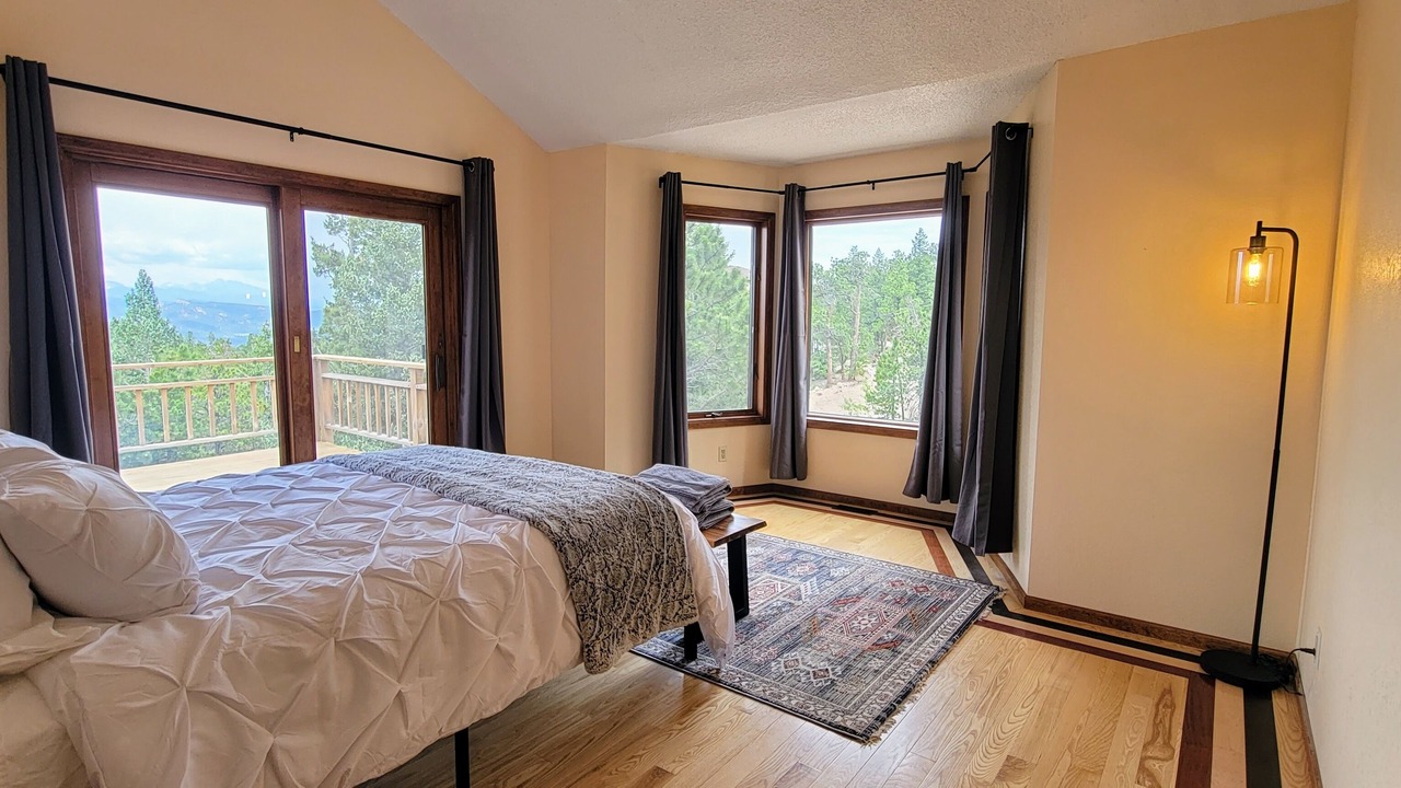 Photo of Bedroom in Coal Creek Canyon