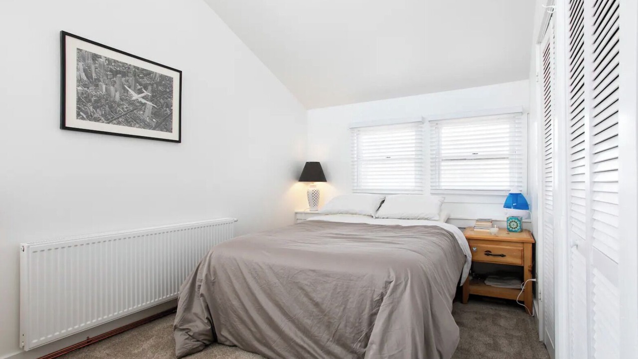 Photo of Bedroom in Goss - Grove
