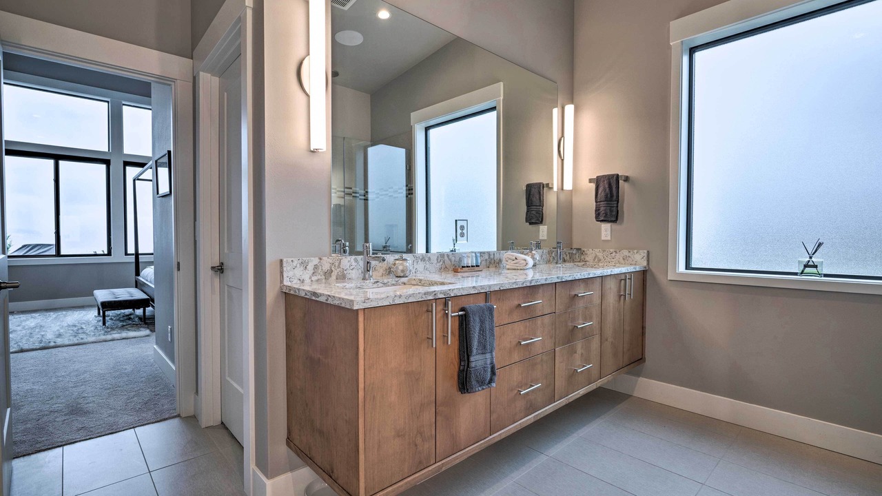 Photo of Bathroom in Manson