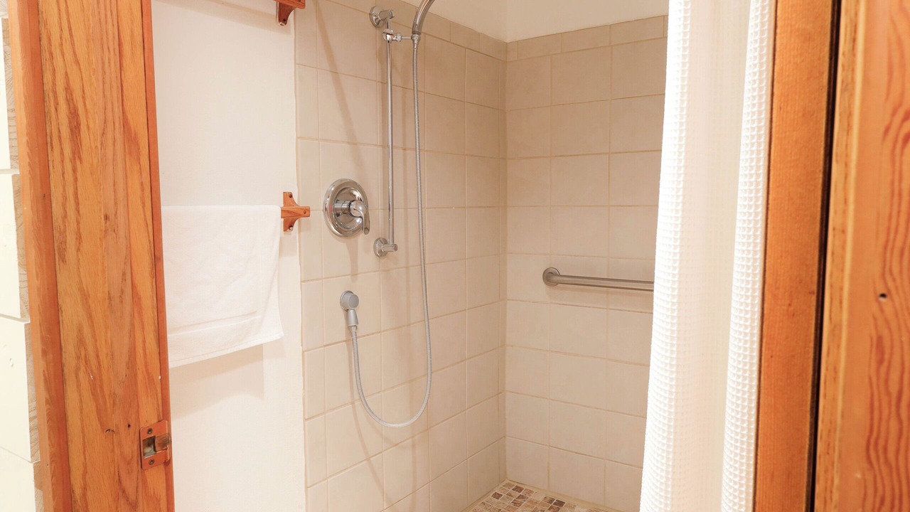 Photo of Bathroom in Oroville