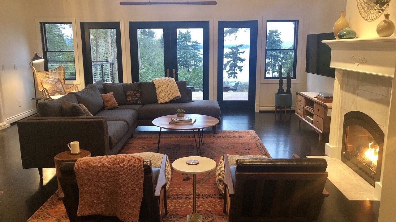 Photo of Livingroom in Eastsound