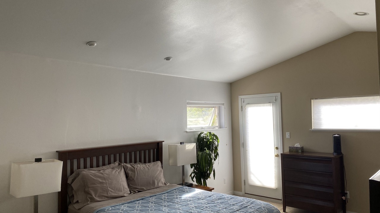 Photo of Bedroom in Hale
