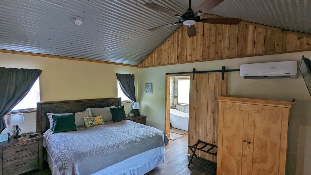 Photo of Bedroom in Paluxy