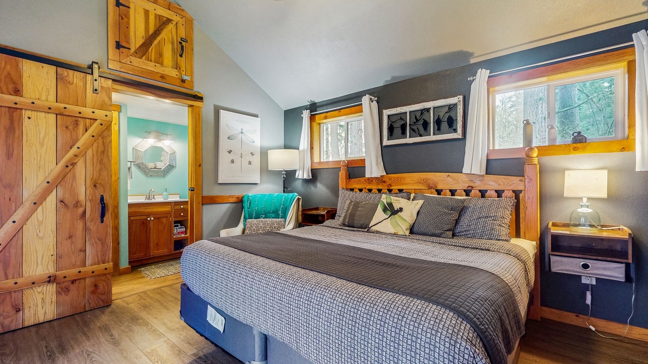 Photo of Bedroom in Freeland