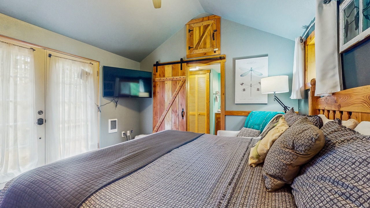Photo of Bedroom in Freeland