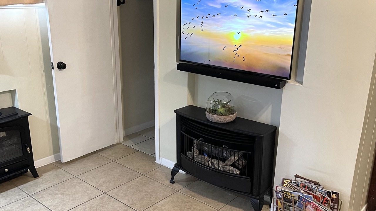 Photo of Livingroom in Biggs Field
