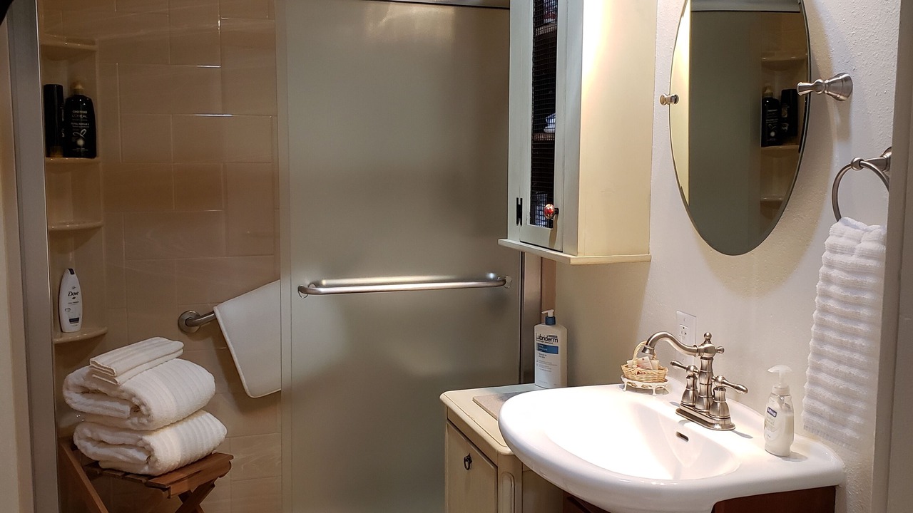 Photo of Bathroom in Tijeras