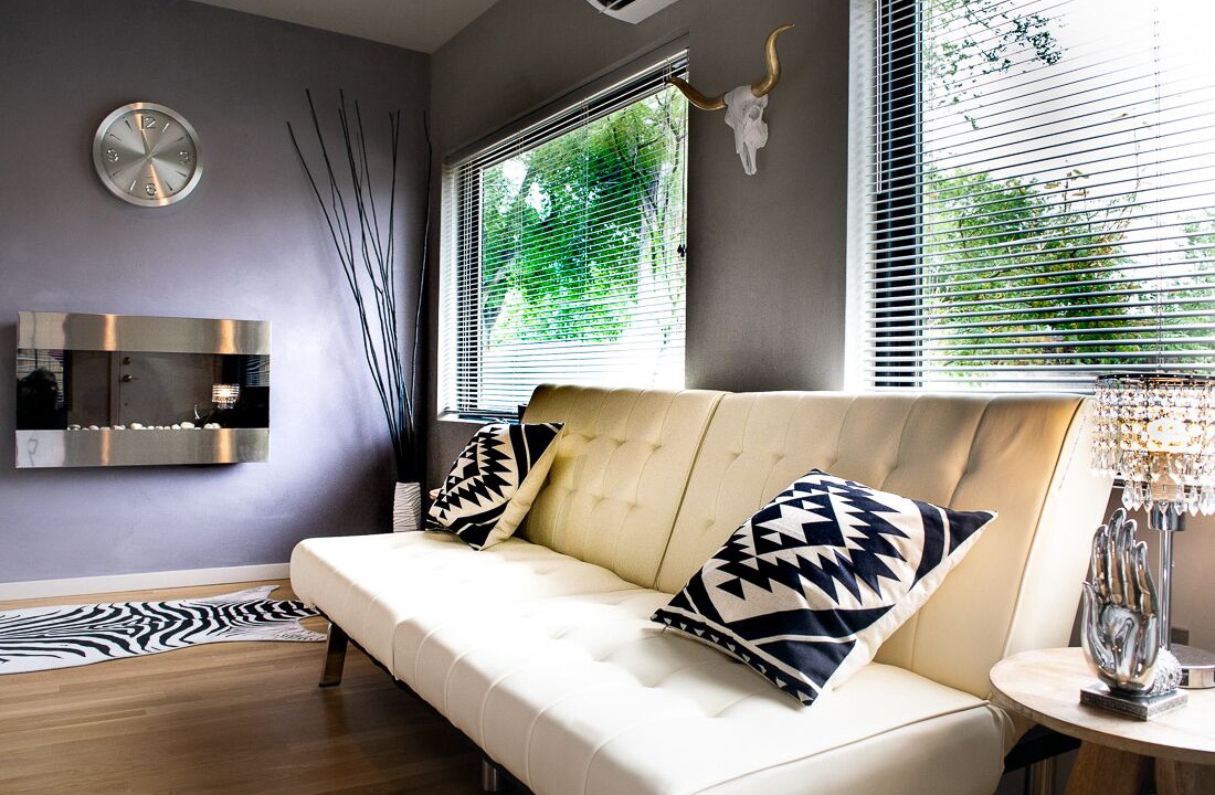 Photo of Livingroom in Parkland Hills