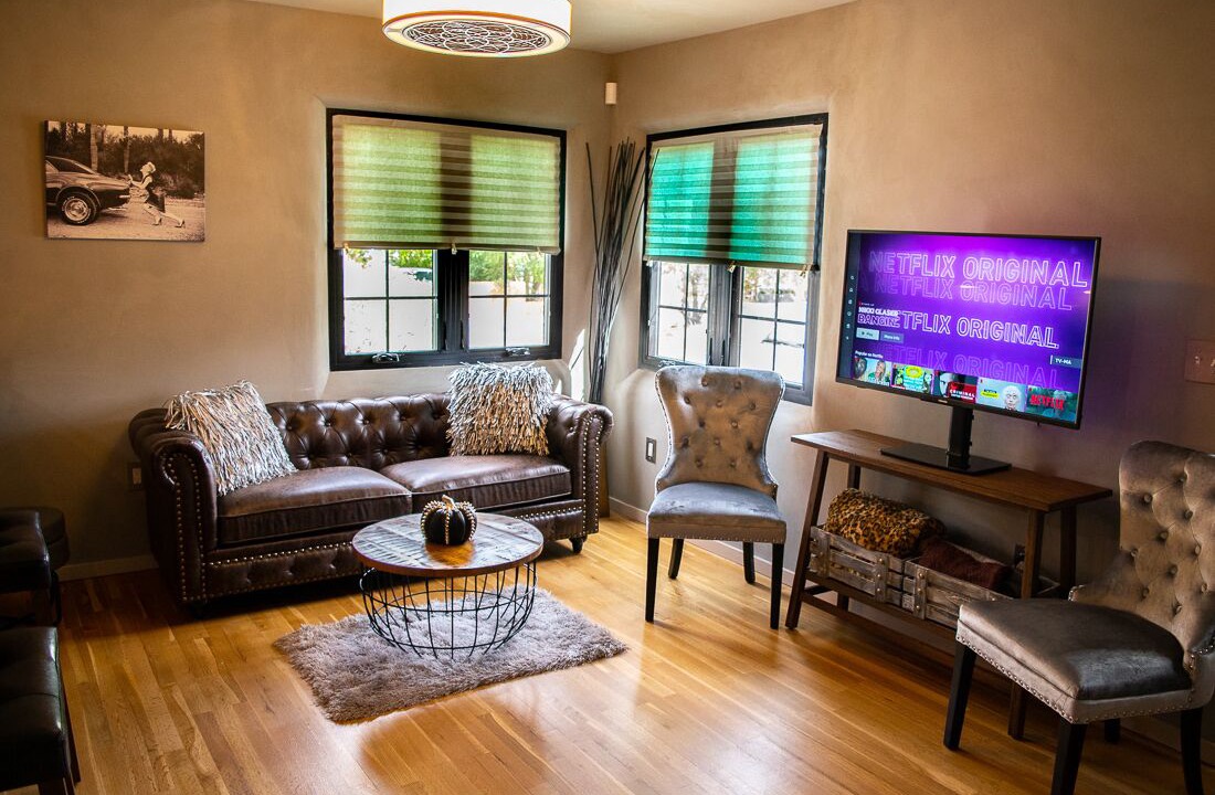 Photo of Livingroom in Parkland Hills
