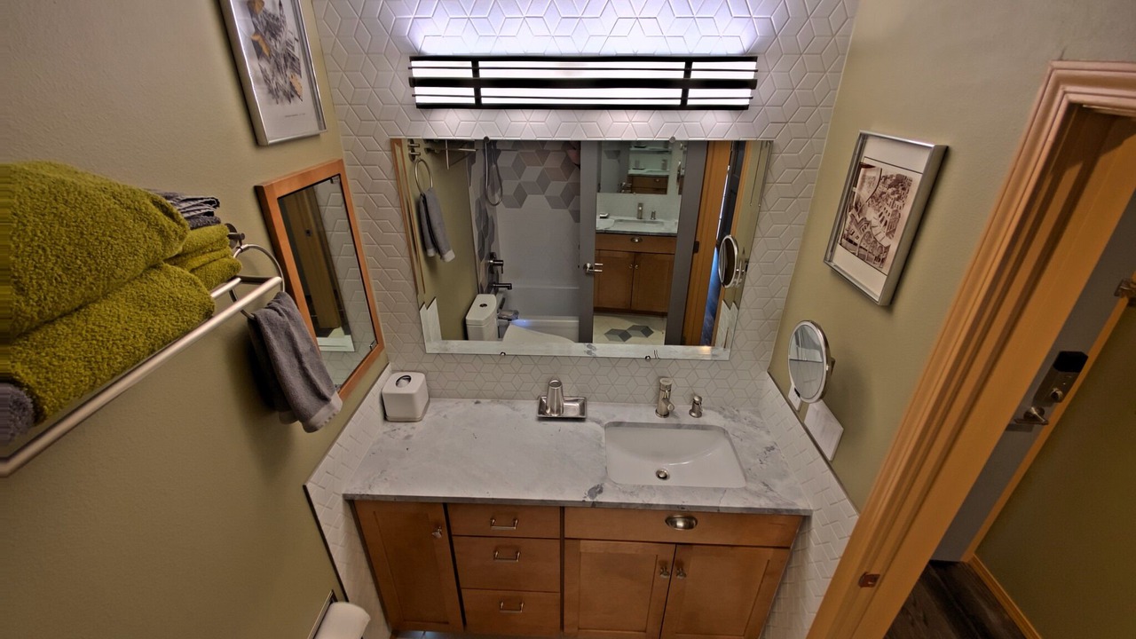 Photo of Bathroom in North Admiral