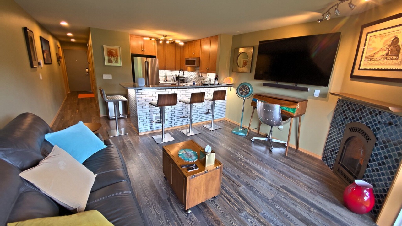 Photo of Livingroom in North Admiral