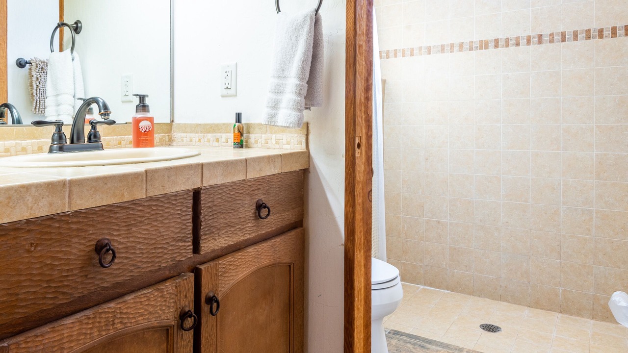 Photo of Bathroom in Alamedan Valley