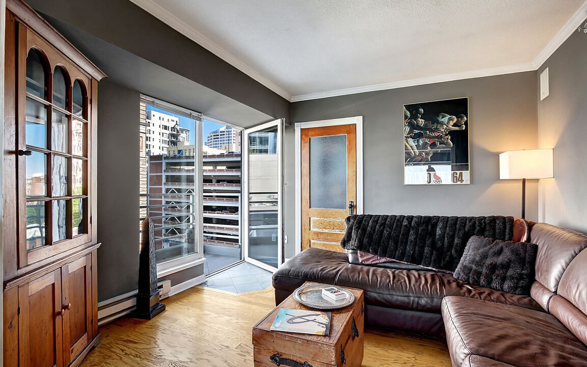 Photo of Livingroom in Downtown Seattle