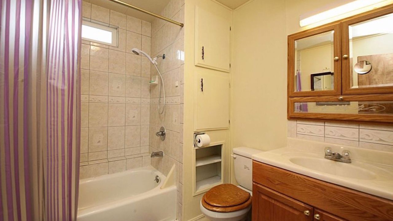Photo of Bathroom in Freeland