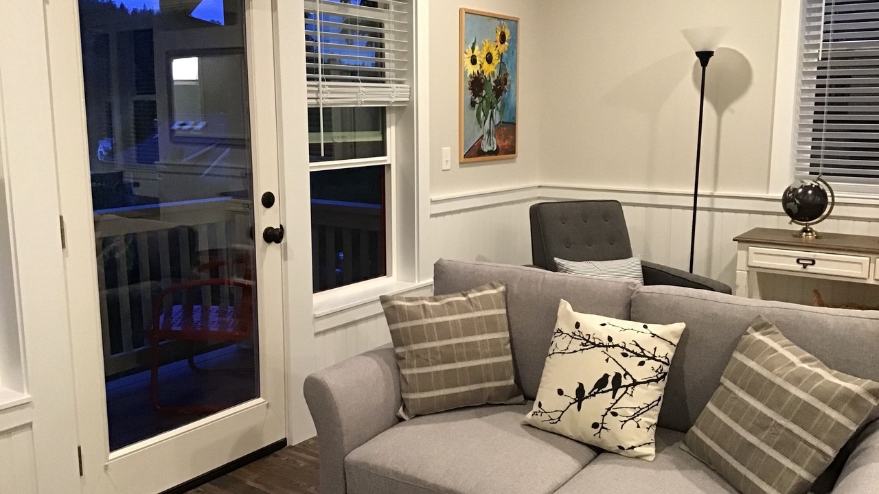 Photo of Livingroom in Eastsound