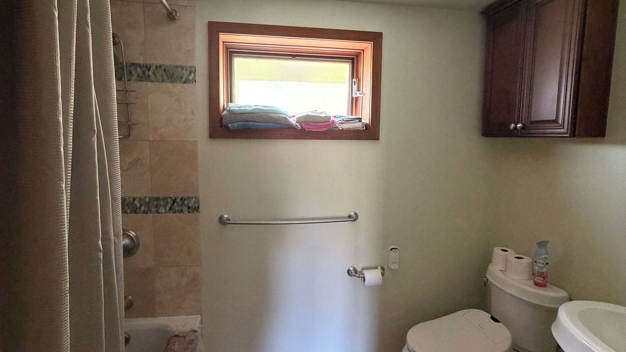 Photo of Bathroom in Lyons