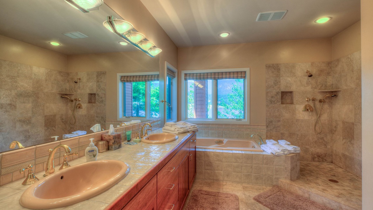 Photo of Bedroom in Eastsound