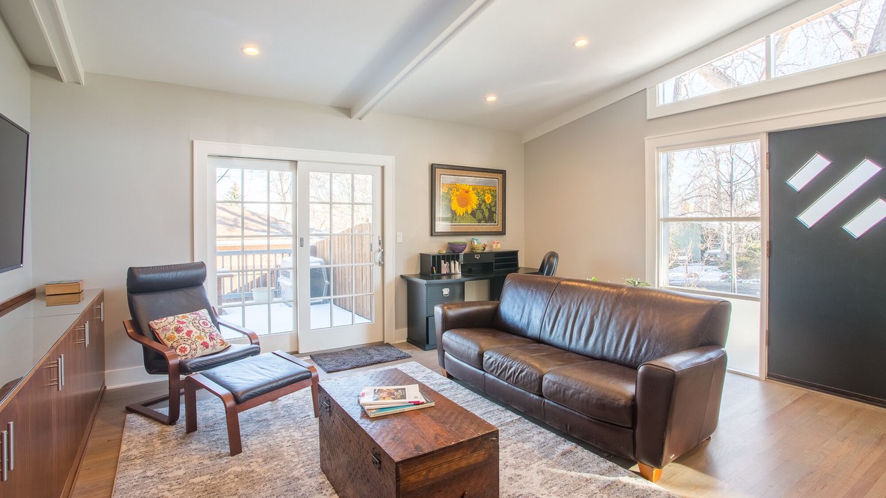 Photo of Livingroom in Baseline Sub