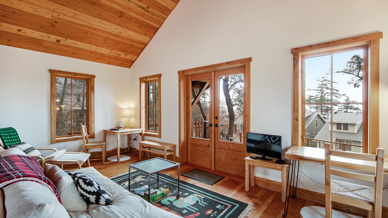 Photo of Livingroom in Eastsound