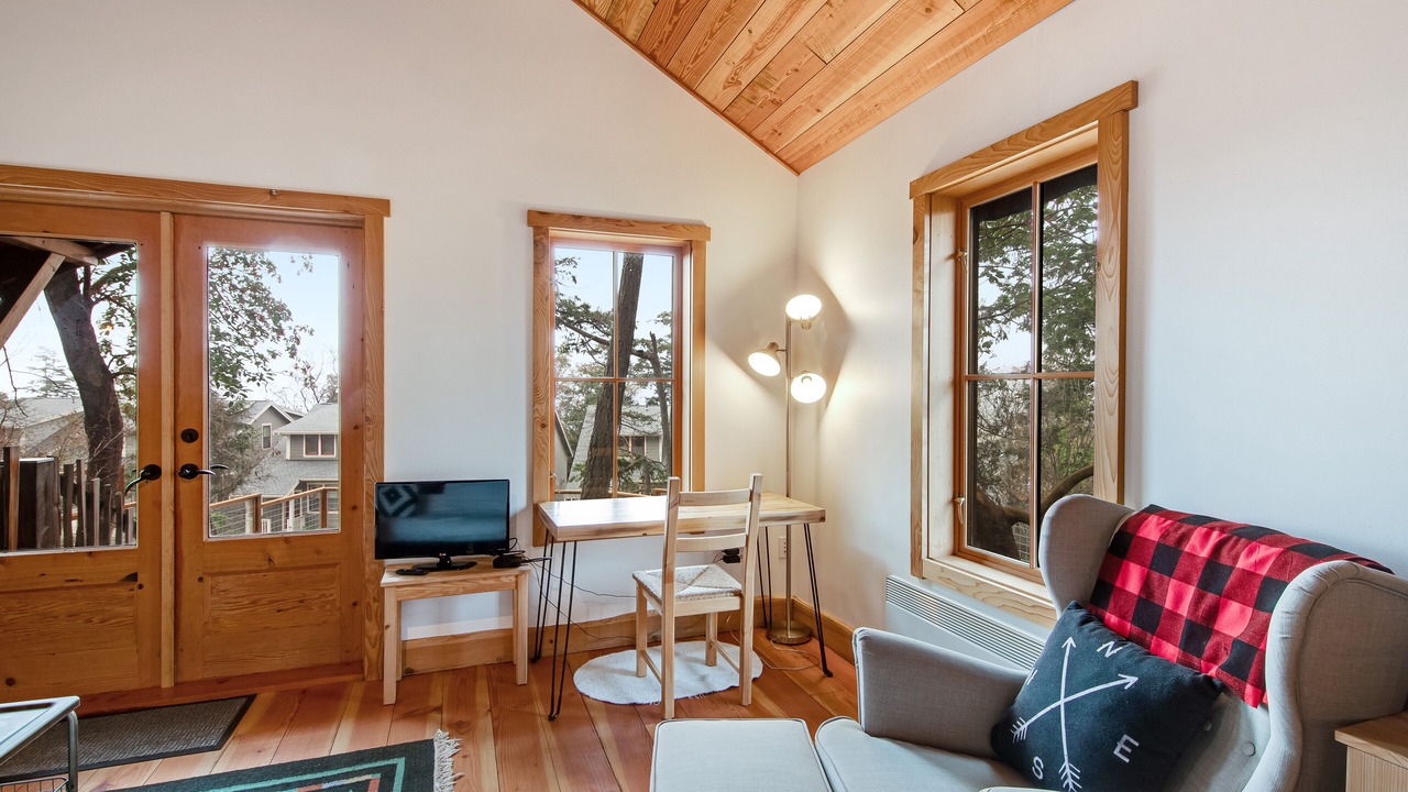 Photo of Livingroom in Eastsound