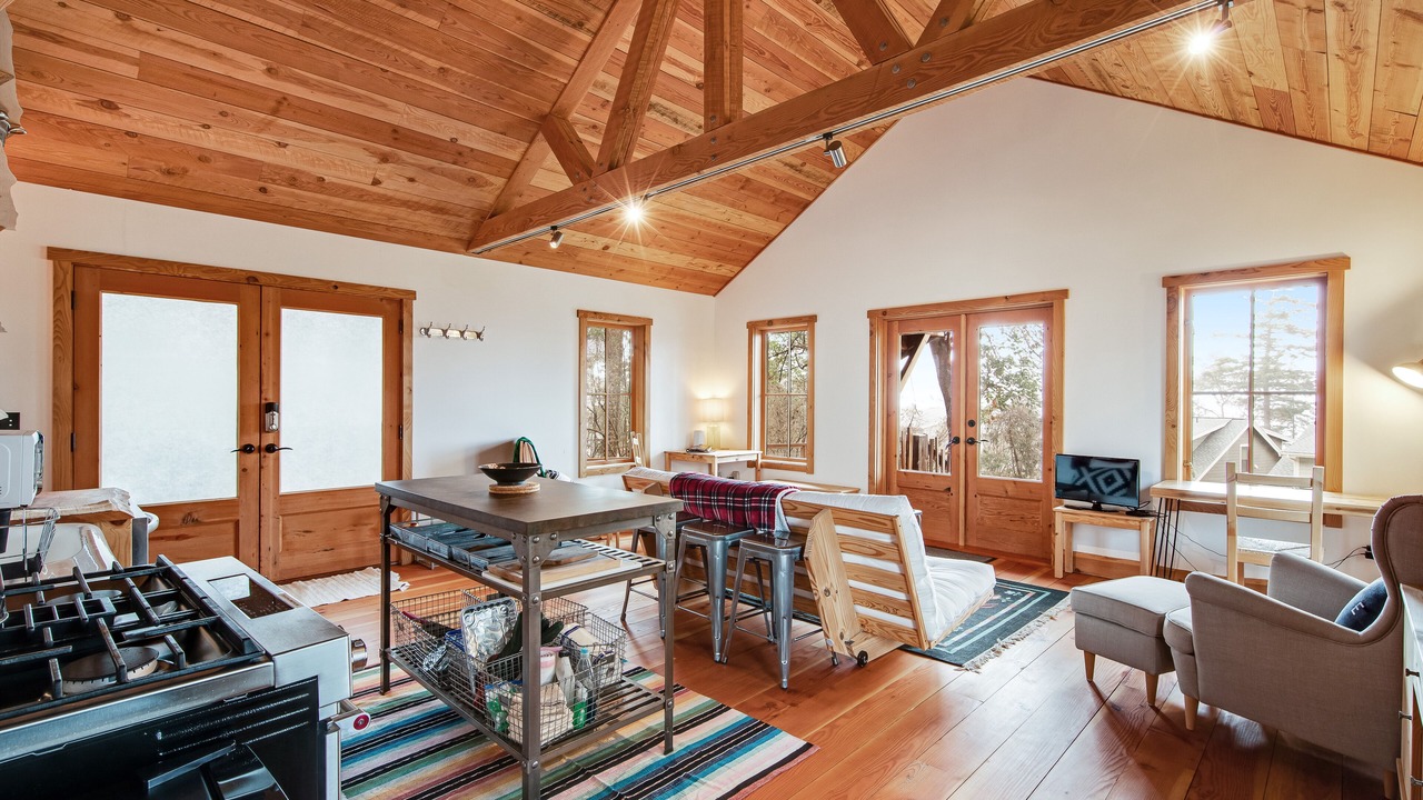 Photo of Livingroom in Eastsound