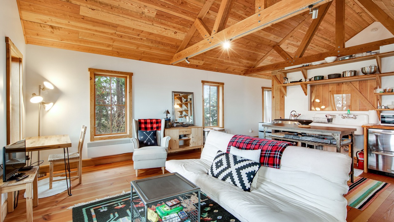 Photo of Livingroom in Eastsound