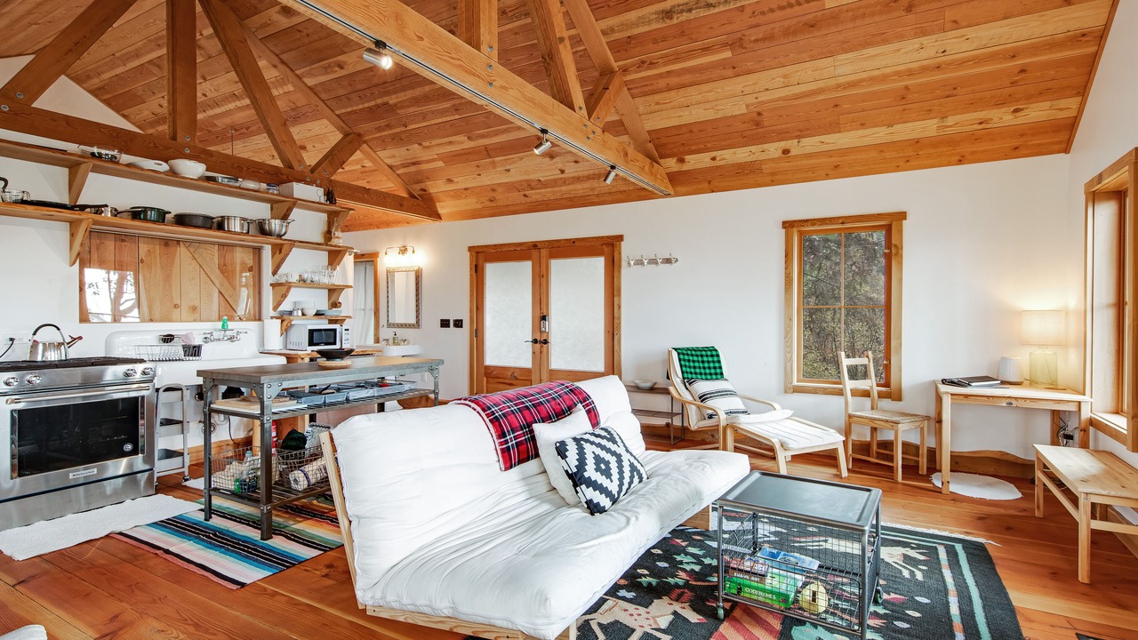 Photo of Livingroom in Eastsound