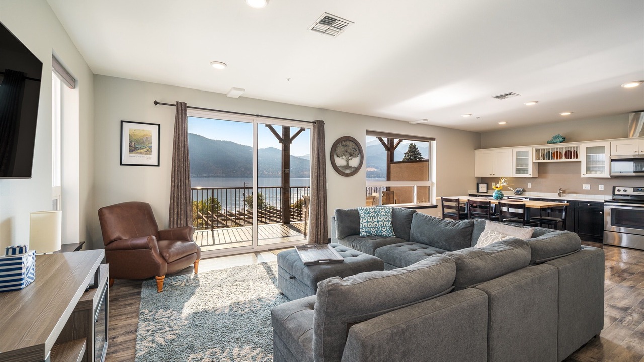 Photo of Livingroom in Manson