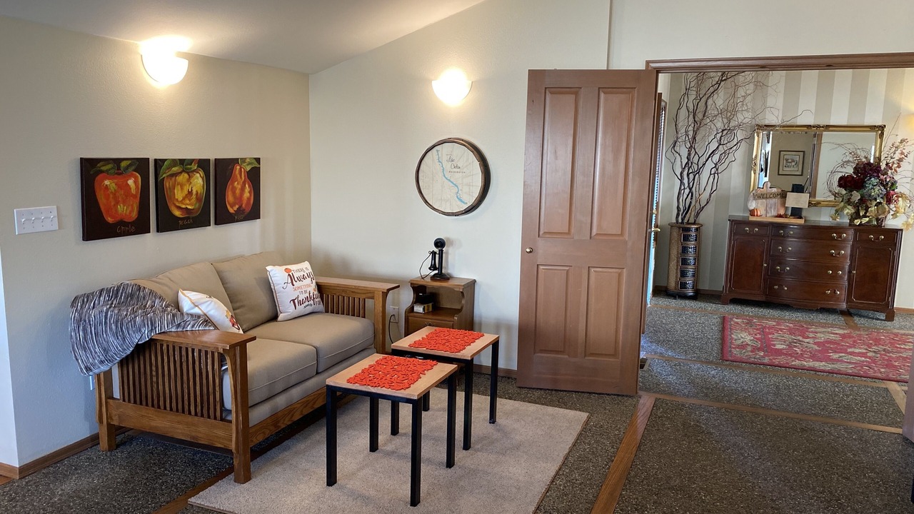 Photo of Livingroom in Wapato Point
